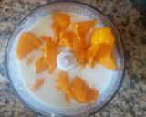 मँगो चीज केक (mango cheese cake recipe in marathi) रेसिपी स्टेप 3 फोटो