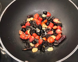 Foto del paso 2 de la receta: Tallarines a la putanesca (mi versión)