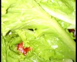 A picture of step 5 of Chicken Stir-Fry Lettuce with Blueberries dressing.