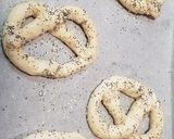 Pas rețetă PRETZEL (COVRIGI) 4 fotografie