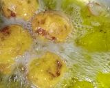 A picture of step 6 of Aloo Bonda.