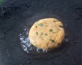 कम ऑयल मे आलू टिक्की (kam oil me aloo tikki recipe in Hindi) रेसिपी चरण 2 फोटो