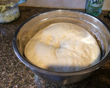 Foto del paso 1 de la receta: Pan de cerveza relleno con salchicha y queso