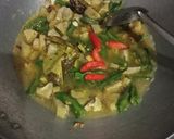 Foto langkah ke 3 dari resep Sayur kluweh mix koro bumbu kuning.