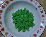 Foto langkah ke 6 dari resep #171.Dadar Gunting Kuah Santan Gula Merah.