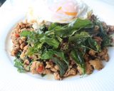 รูปขั้นตอนการทำที่ 1 ของ กะเพรากรอบ_อกไก่_ไข่ดาว🍃🍳