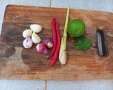 Foto langkah ke 1 dari resep Tumis tongkol buncis.
