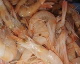 Foto del paso 1 de la receta: Arroz salteado con champiñones y gambas