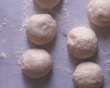 Foto langkah ke 4 dari resep English Muffin - No oven, less egg. Vegetarian friendly.