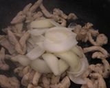 Foto del paso 4 de la receta: Pollo salteado con coliflor 🐥🤤