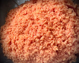 Foto del paso 4 de la receta: Arroz rosa con huevo