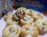 A picture of step 5 of Dried fruits & date rolls.