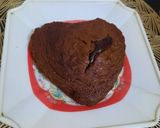 A picture of step 6 of Heart chocolate cake.