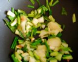 A picture of step 2 of Green Soup.