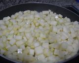 Foto del paso 1 de la receta Tortilla de patatas y espinacas rellena de queso fresco