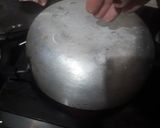 A picture of step 2 of Rumali roti.
