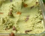 Foto langkah ke 4 dari resep Matcha choco biscoff ice cream.