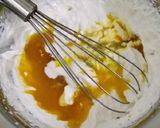 A picture of step 7 of 4 in 1 orange mousse sponge cake.