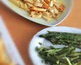 Foto del passaggio 4 della ricetta Pollo alla curcuma con asparagi