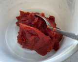 Foto del paso 1 de la receta: Pollo en pasta de tomate