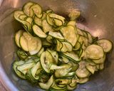 A picture of step 2 of 🥒 Courgette namul - Korean taste.
