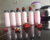 Foto langkah ke 4 dari resep Korean strawberry milk.