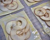 Foto del paso 3 de la receta Hojaldres de manzana con queso de cabra y anchoas