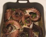 Foto del paso 4 de la receta: Pulpo en freidora de aire con mojo de ajo y limón