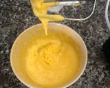 Hình bước làm 4 của món Bánh bông lan sốt kem trứng keto (sốt trứng chưa đạt)