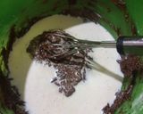 Foto langkah ke 4 dari resep Simple Chocolate Muffin.