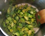 A picture of step 1 of Garlic Chicken ‘n’ Greens.