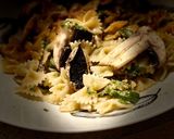 Une image de l'étape 3 de Pesto Farfalle.