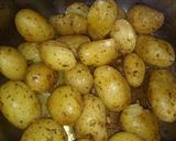 A picture of step 8 of Pot roast potatoes.