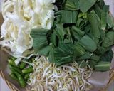 Foto langkah ke 3 dari resep 42. Kwetiau Goreng Ayam Bakso.