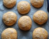 Hamburger zsemle recept fázis 3 fotója