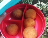 Foto langkah ke 6 dari resep Banana Choco Ball.