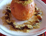Foto del paso 3 de la receta: Manzana rellena de uvas pasas y polvo de nueces