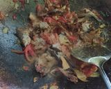 Foto langkah ke 3 dari resep Tumis Ikan Asin pedas.