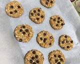 Foto langkah ke 4 dari resep Crunchy Oatmeal Chocochip Cookies.