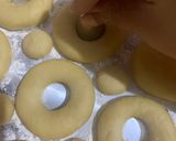 Foto langkah ke 4 dari resep Donat Fluffy Takaran Sendok!!!.