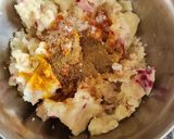 A picture of step 4 of Beetroot tikki.