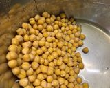 A picture of step 1 of Homemade Hummus.