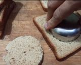 A picture of step 4 of Bread pocket bonda.