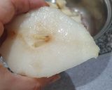 Foto del paso 1 de la receta: 🍐🥣Compota de peras, ciruela gotitas de miel y cerezas🍒