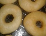 Foto langkah ke 4 dari resep Donat simple.