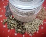 Foto del paso 2 de la receta: Mezcla de semillas💚