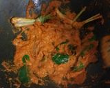 Foto langkah ke 5 dari resep Lontong Kari Daging Sapi.