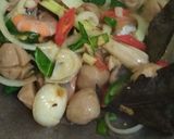 Foto langkah ke 4 dari resep Udang baso asam manis.