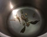 Une image de l'étape 3 de Poireaux vinaigrette marinés sauce câpres et feta.