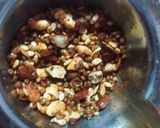 चटपटी ड्राई फ्रूट्स दाल मोठ (Chatpati dry fruits dalmoth recipe in Hindi) रेसिपी चरण 5 फोटो